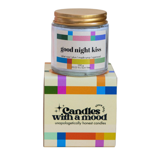 Lumânare parfumată din ceară de soia GOOD NIGHT KISS velvet rose - plum - maple syrup - agarwood  100g