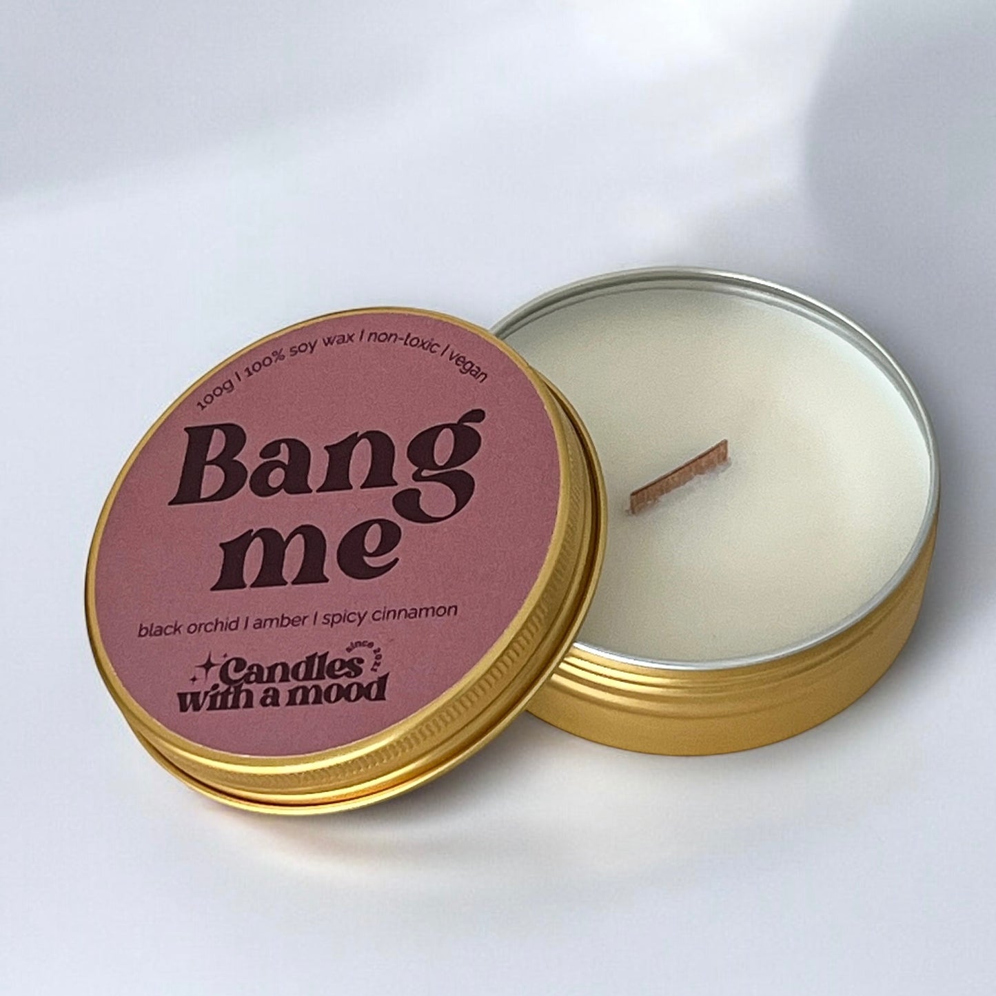 Lumânare parfumată din ceară de soia BANG ME black orchid - amber - spicy cinnamon 100g