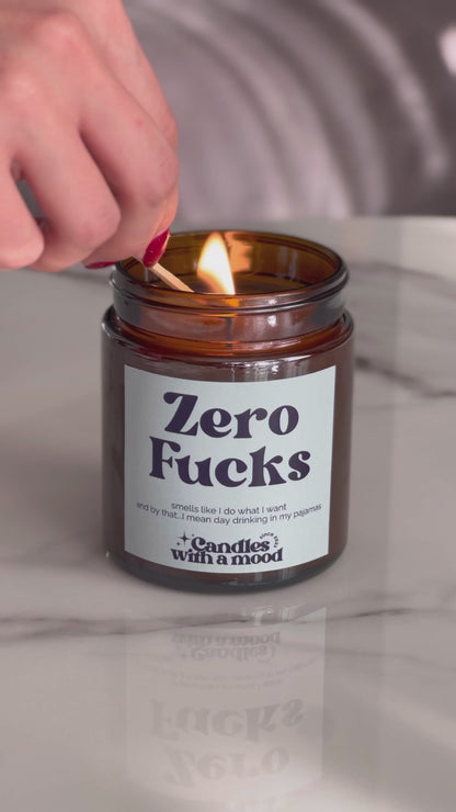 Lumânare parfumată din ceară de soia ZERO FUCKS sandalwood - black pepper - cotton 250g